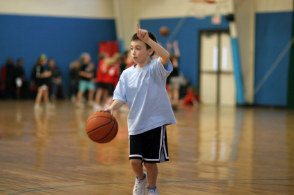 Young basketball player calls out play